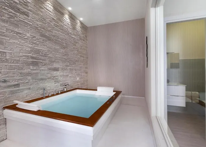 Emma Luxury Bed & Breakfast 4*